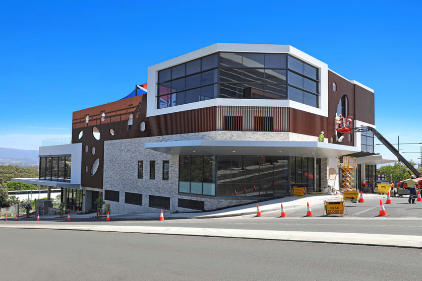 Click to view all images 73 Cygnet Avenue Shellharbour City Centre NSW 2529 - Image 2