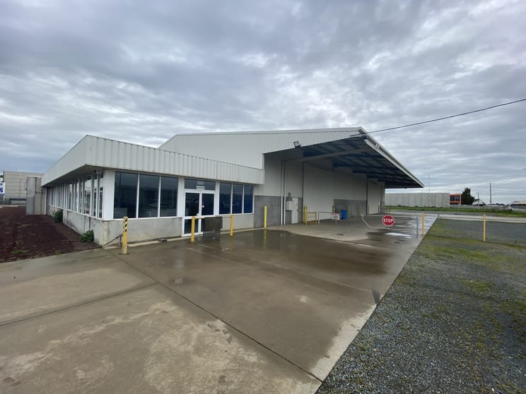 Click to view all images 37-39 Mitchell Street Shepparton VIC 3630 - Image 1