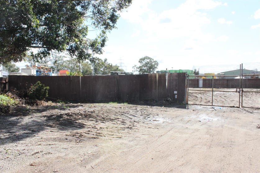 Click to view all images 25 Elliott Street Midvale WA 6056 - Image 2
