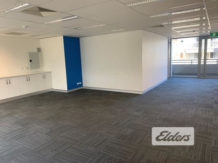 Click to view all images 22 Baildon Street Kangaroo Point QLD 4169 - Image 3