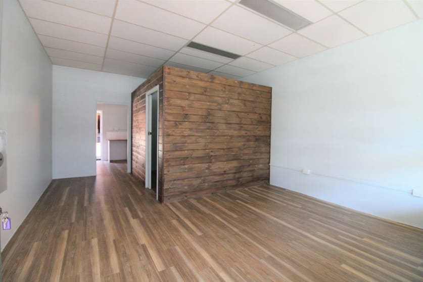 Click to view all images 2/6 Duggan Street Toowoomba QLD 4350 - Image 3