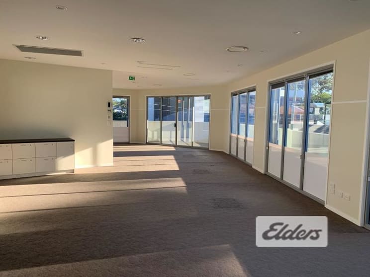 Click to view all images 4 Newman Avenue Camp Hill QLD 4152 - Image 3