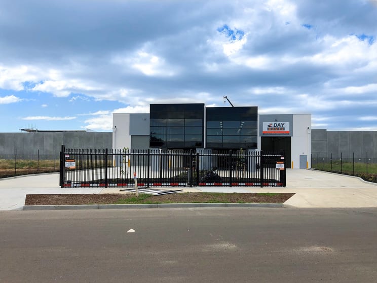Click to view all images 1 & 2/42 Rockfield Way Ravenhall VIC 3023 - Image 1