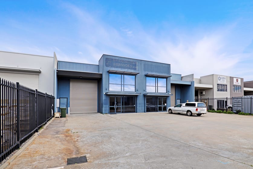 Click to view all images Unit 1, 16 Tacoma Circuit Canning Vale WA 6155 - Image 2