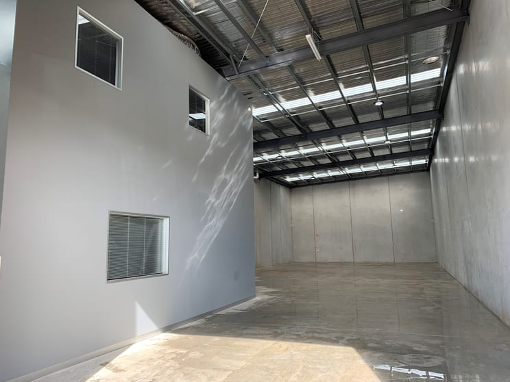 Click to view all images Unit 1/9 Geehi Way Ravenhall VIC 3023 - Image 2