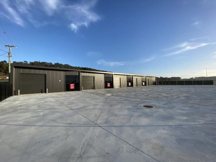 Click to view all images Unit 3/8 Luck Street Spreyton TAS 7310 - Image 2