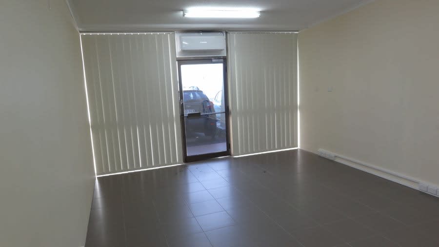 Click to view all images 4/21-33 Lake Street Cairns QLD 4870 - Image 3