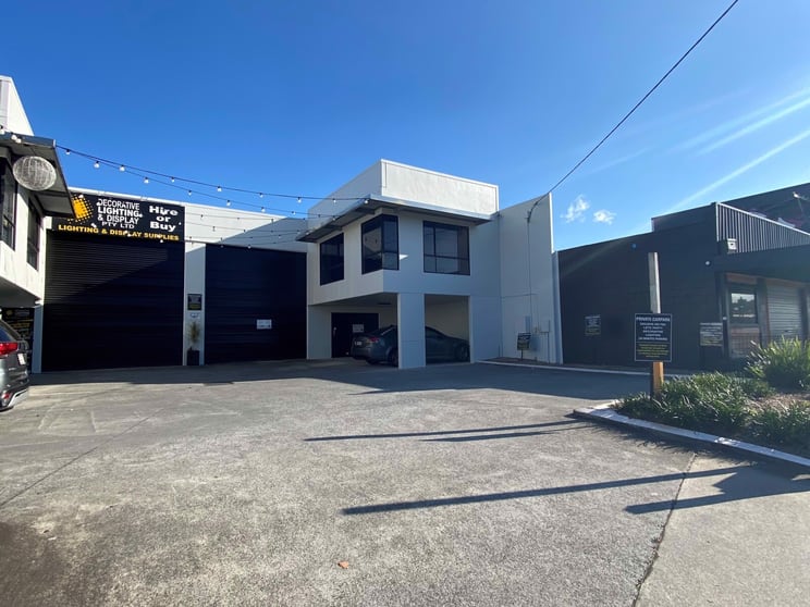 Click to view all images Unit 2, 40 Pacific Avenue Miami QLD 4220 - Image 1