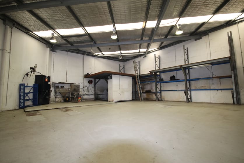 Click to view all images 2/35 Wellington Street Cleveland QLD 4163 - Image 2