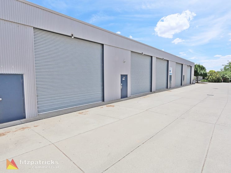 Click to view all images 4/23 Copland Street Wagga Wagga NSW 2650 - Image 1
