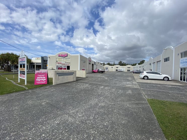 Click to view all images 4/5-7 Villiers Drive Currumbin Waters QLD 4223 - Image 2