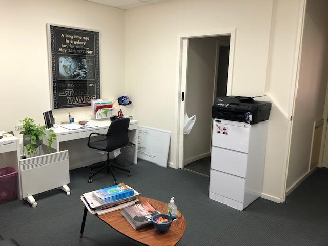 Click to view all images 1 Suite 1/4a Gloucester Avenue Berwick VIC 3806 - Image 1