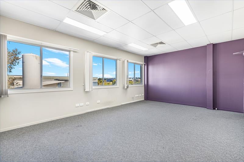 Click to view all images 8 Laurio Place Mayfield West NSW 2304 - Image 3