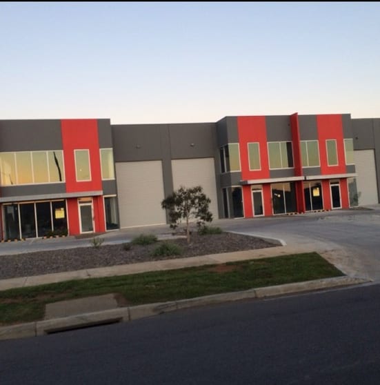 Click to view all images 27 Eucumbene Drive Ravenhall VIC 3023 - Image 1