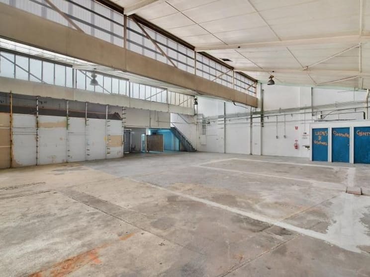 Click to view all images Unit A/25-31 Bishopsgate Street Wickham NSW 2293 - Image 3
