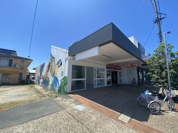 Click to view all images 1/11 Palm Beach Avenue Palm Beach QLD 4221 - Image 3