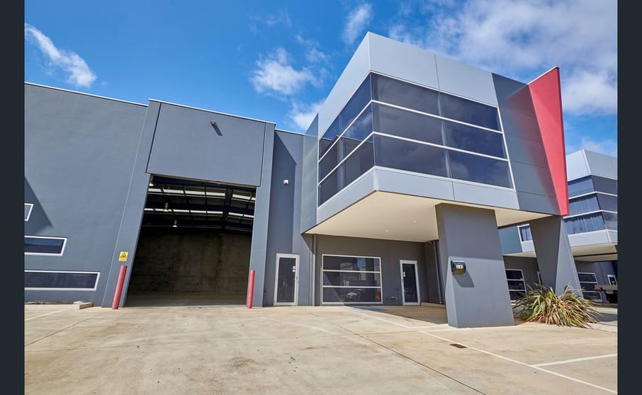 Click to view all images 2/82 Eucumbene Drive Ravenhall VIC 3023 - Image 1