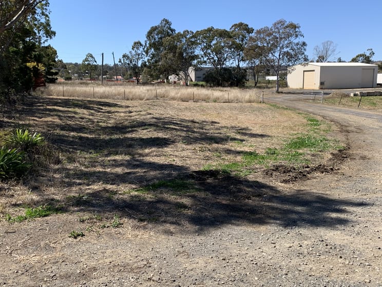 Click to view all images Shed A/572 Anzac Avenue Drayton QLD 4350 - Image 1