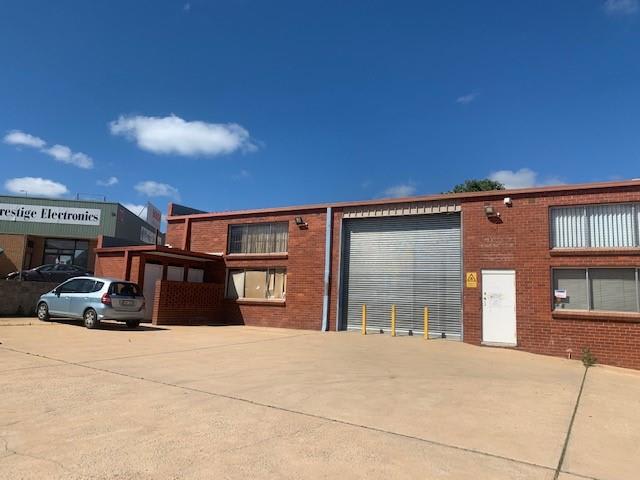 Click to view all images Unit 3/92-94 Gladstone Street Fyshwick ACT 2609 - Image 2