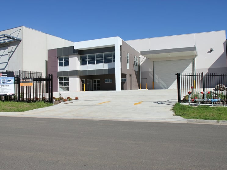 Click to view all images 25 Mount Erin Road Campbelltown NSW 2560 - Image 2