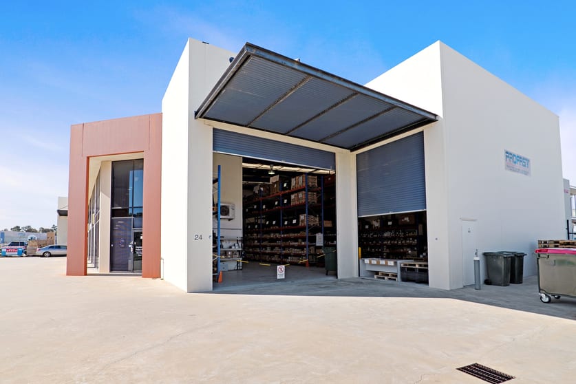 Click to view all images Unit 2, 24 Tacoma Circuit Canning Vale WA 6155 - Image 3