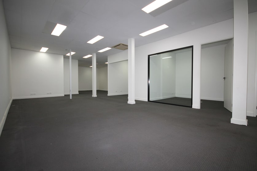 Click to view all images 242 Waterdale Road Ivanhoe VIC 3079 - Image 3