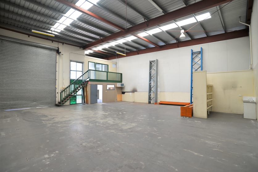 Click to view all images Unit 2/14-16 Loganlea Road Waterford West QLD 4133 - Image 3
