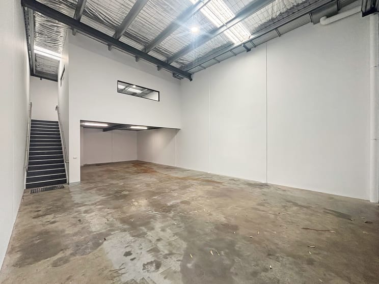 Click to view all images 218 Whitehall Street Yarraville VIC 3013 - Image 2