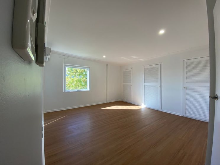 Click to view all images 1a/15 Hutchinson Street Burleigh Heads QLD 4220 - Image 2