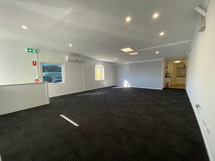 Click to view all images 1a/15 Hutchinson Street Burleigh Heads QLD 4220 - Image 3