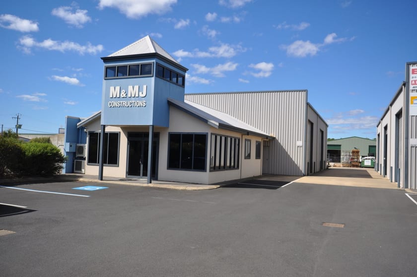 Click to view all images Unit 2/27 Cook Street Busselton WA 6280 - Image 1