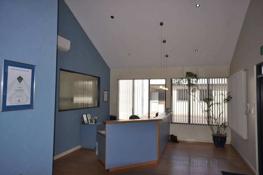 Click to view all images Unit 2/27 Cook Street Busselton WA 6280 - Image 2