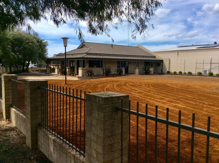 Click to view all images 75 Cook Street Busselton WA 6280 - Image 3