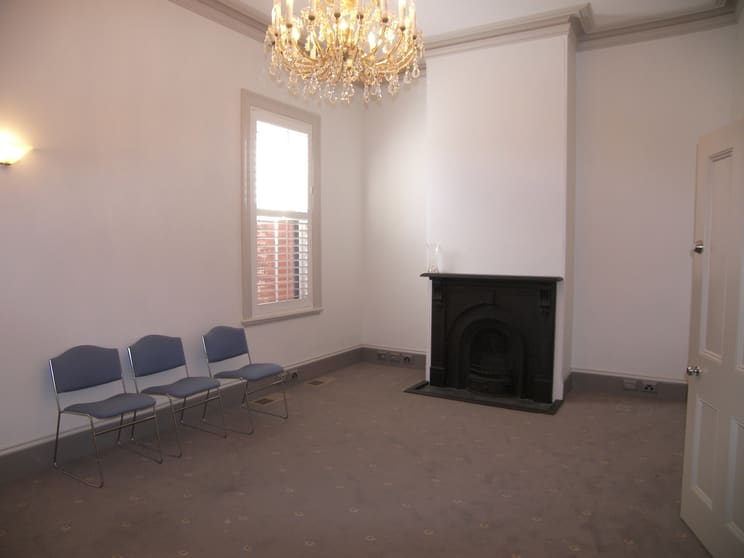 Click to view all images Room 4/135 Queen Street Bendigo VIC 3550 - Image 3