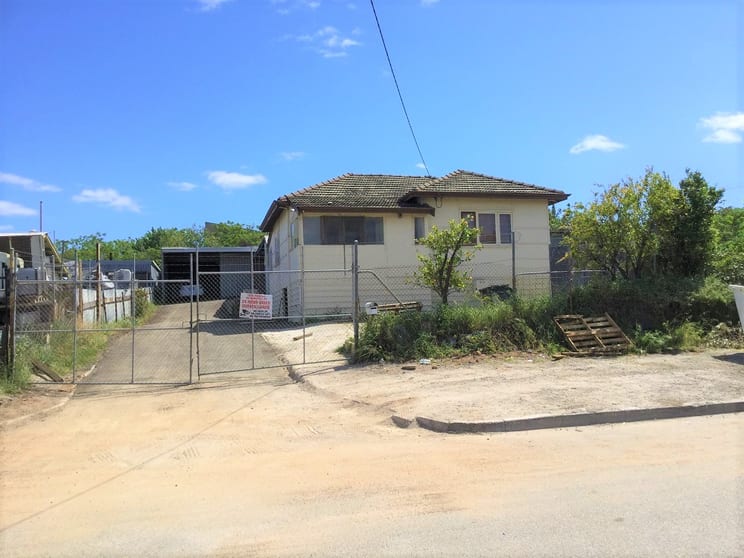 Click to view all images 43 Irvine Street Bayswater WA 6053 - Image 1