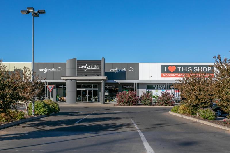 Click to view all images 636 Fifteenth Street Mildura VIC 3500 - Image 2