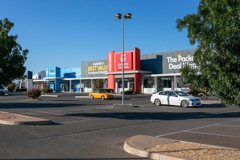 Click to view all images 636 Fifteenth Street Mildura VIC 3500 - Image 3