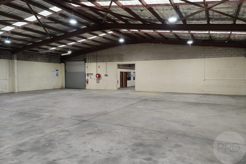 Click to view all images 2/11 Smith Street Emu Plains NSW 2750 - Image 1
