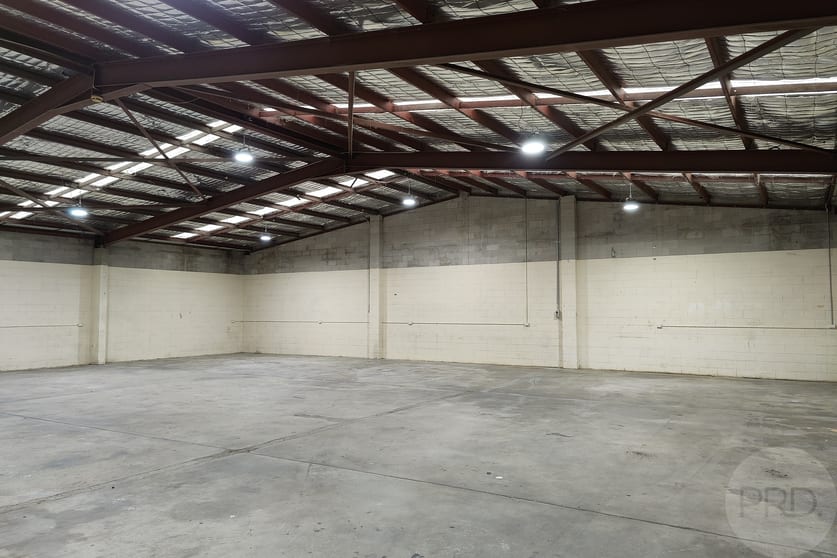 Click to view all images 2/11 Smith Street Emu Plains NSW 2750 - Image 2