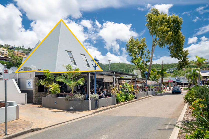 Click to view all images 10/2 Airlie Esplanade Airlie Beach QLD 4802 - Image 1