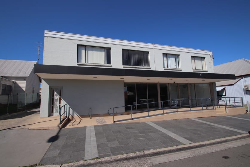 Click to view all images 131 Tongarra Road Albion Park NSW 2527 - Image 2