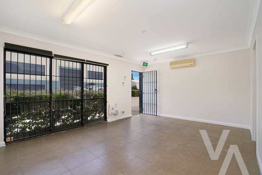 Click to view all images 2/24 Enterprise Drive Beresfield NSW 2322 - Image 2
