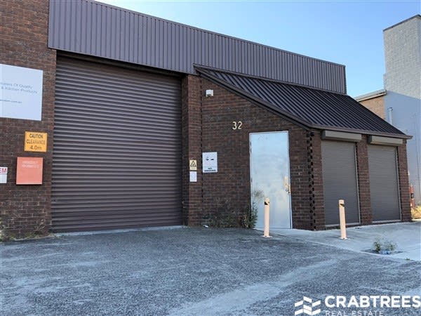 Click to view all images 32 Viking Court Cheltenham VIC 3192 - Image 1