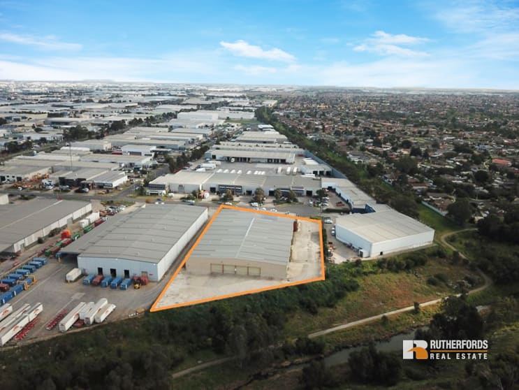 Click to view all images 7 Grace Court Sunshine West VIC 3020 - Image 3