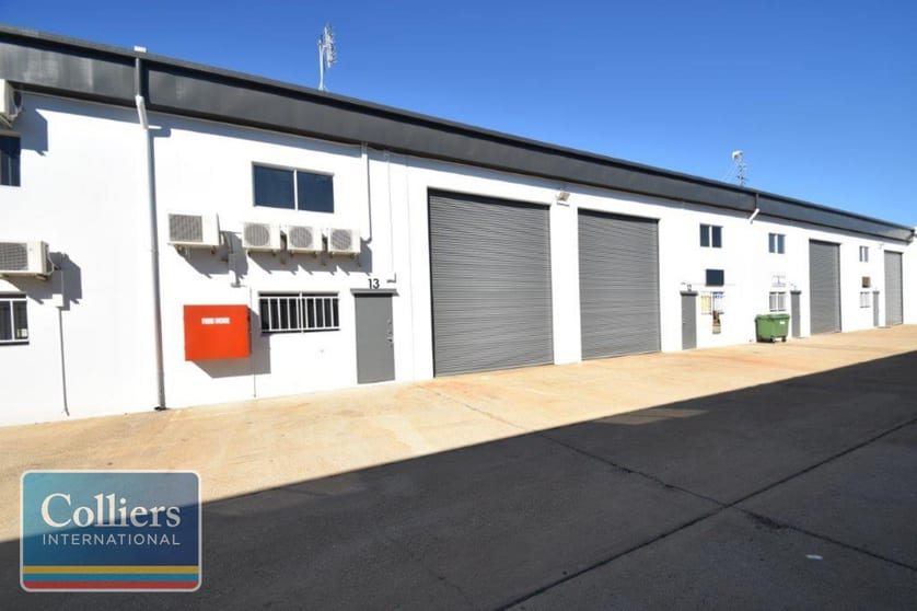 Click to view all images 5/62 Keane Street Currajong QLD 4812 - Image 2