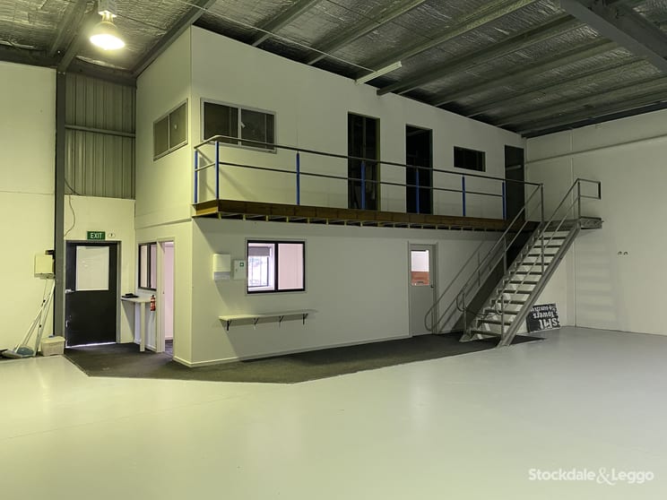 Click to view all images 52B Mitchell Street Shepparton VIC 3630 - Image 2