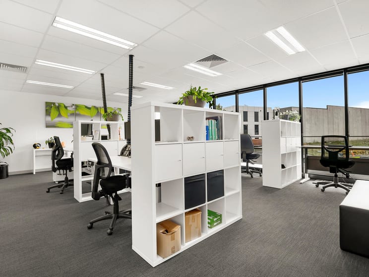 Click to view all images 7 & 8/31 Redland Drive Vermont VIC 3133 - Image 3