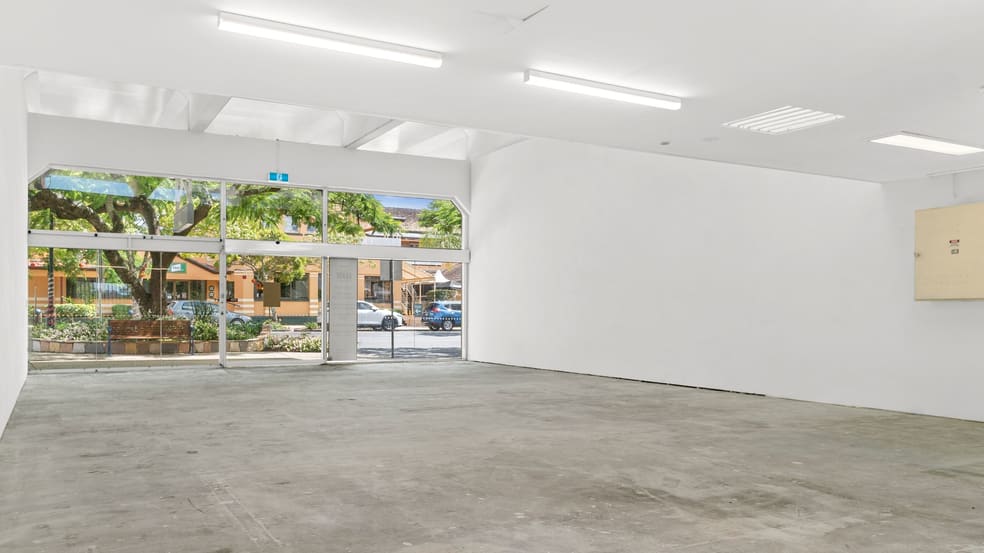 Click to view all images 115 Poinciana Avenue Tewantin QLD 4565 - Image 2