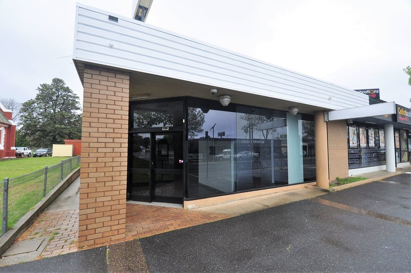 Click to view all images 99-105 High Street Kangaroo Flat VIC 3555 - Image 1