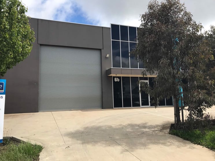 Click to view all images 6B Villiers Drive Wendouree VIC 3355 - Image 1